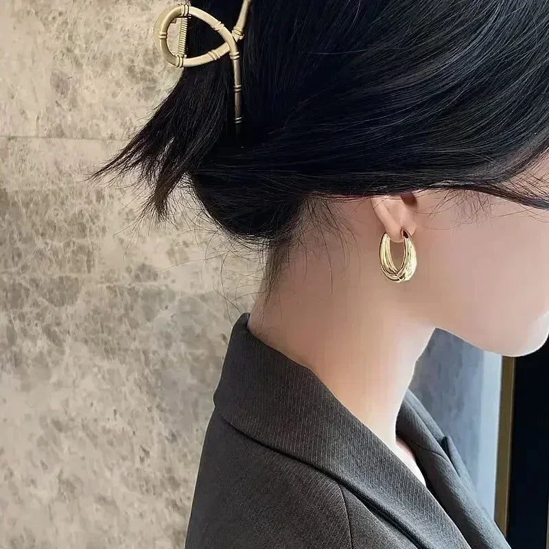 Trend Metal Geometry Gold Color Women's Hoop Earrings Fashion New Design Oval Minimalist Female Earrings Fashion Jewelry Gift