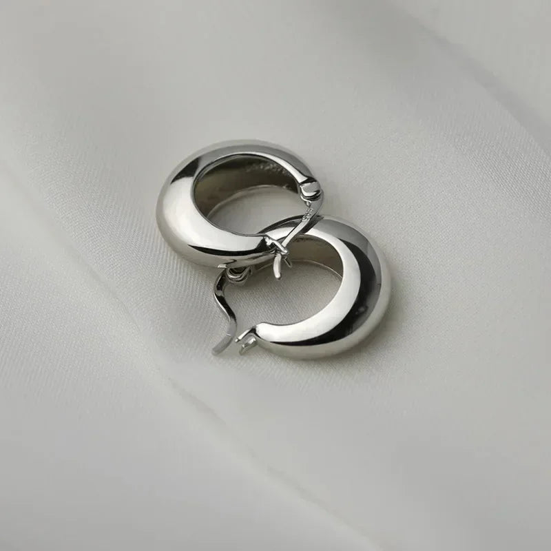 Trend Metal Geometry Gold Color Women's Hoop Earrings Fashion New Design Oval Minimalist Female Earrings Fashion Jewelry Gift