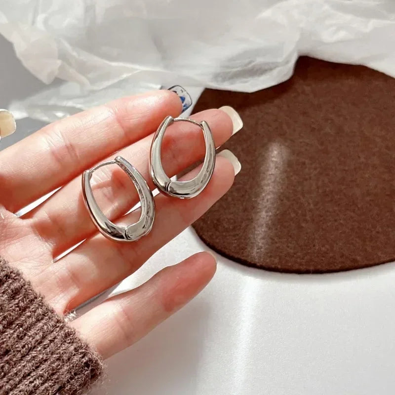 Trend Metal Geometry Gold Color Women's Hoop Earrings Fashion New Design Oval Minimalist Female Earrings Fashion Jewelry Gift